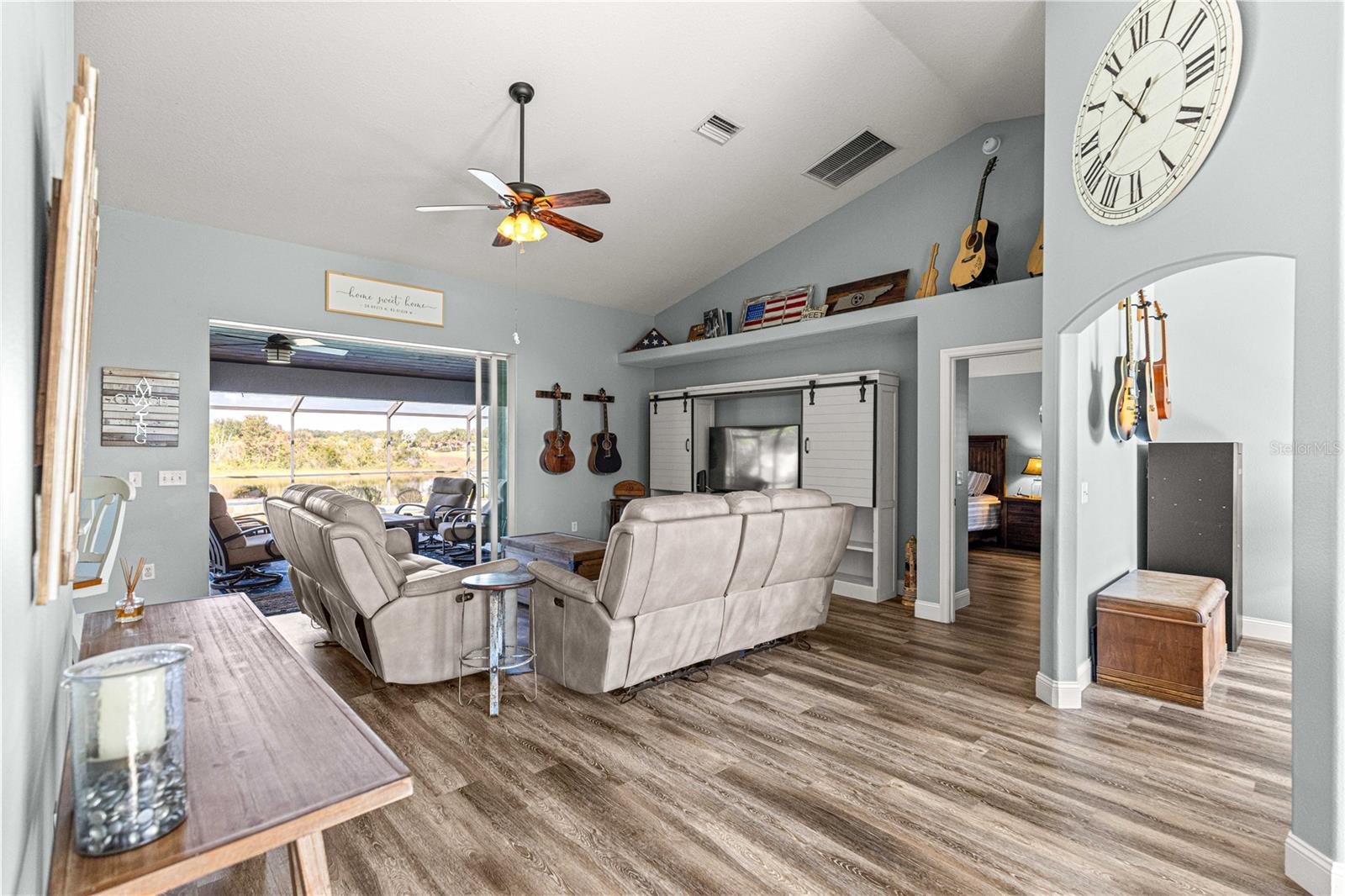 FAIRWAYS/ROLLING HILLS 1ST ADD - Residential