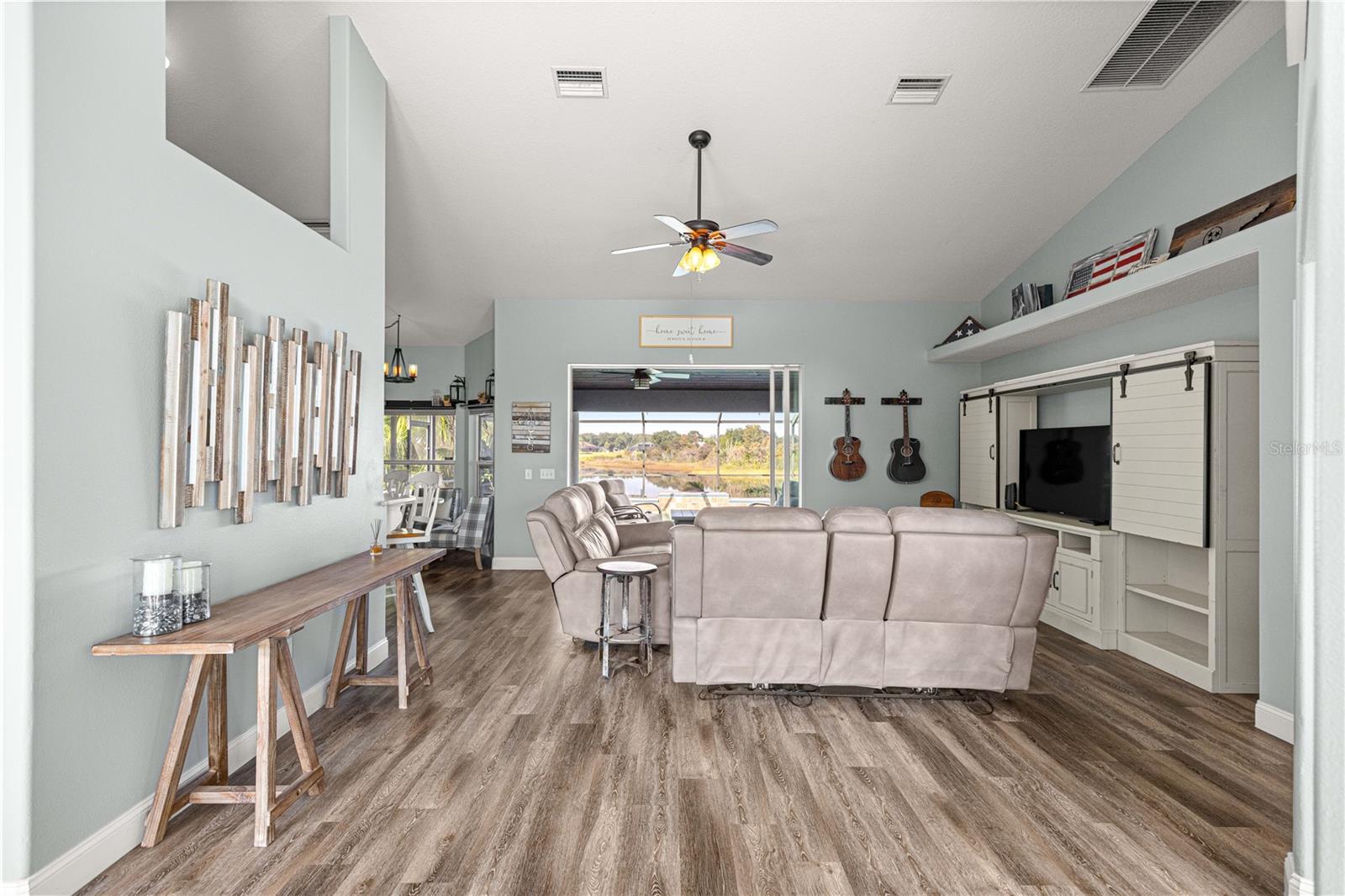 FAIRWAYS/ROLLING HILLS 1ST ADD - Residential