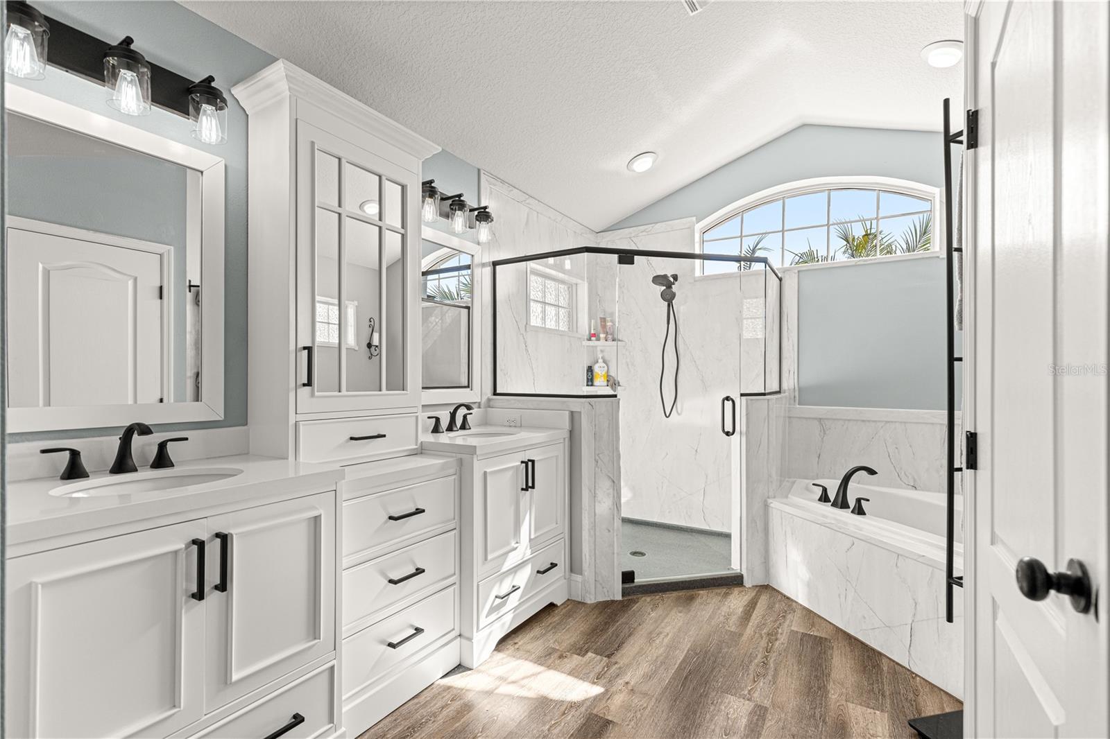 FAIRWAYS/ROLLING HILLS 1ST ADD - Residential