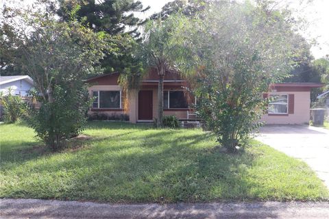 Photo of 1858 4th Street SE, Winter Haven, FL 33880 (MLS # O6327795)