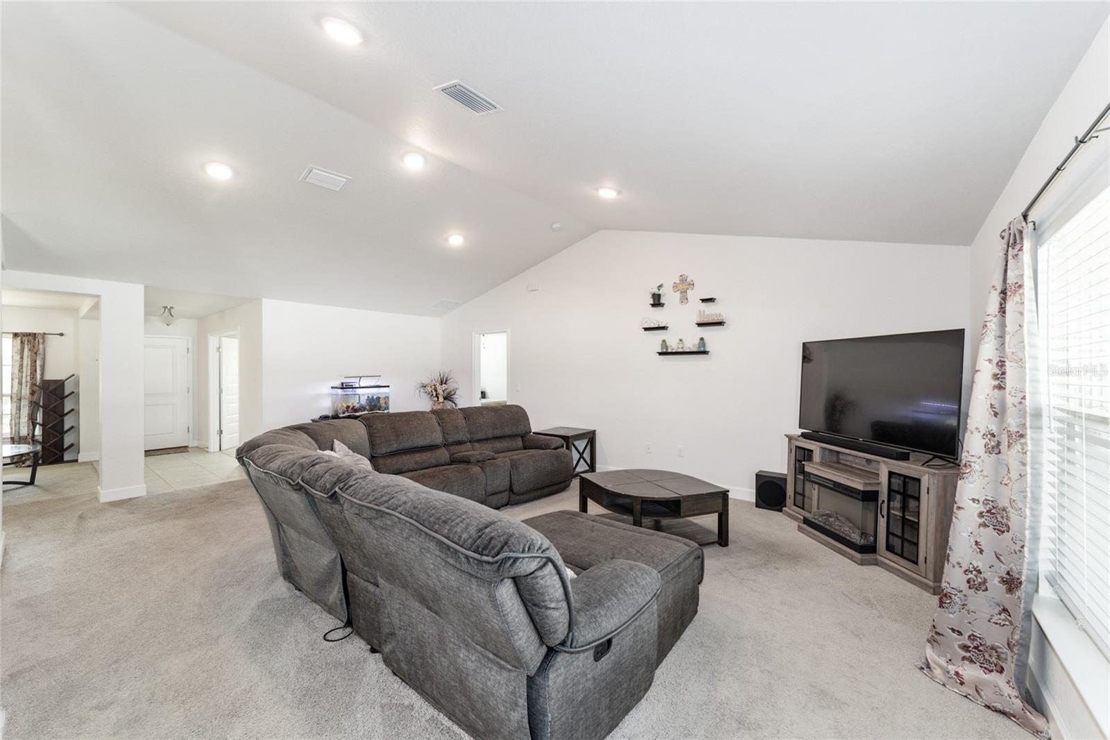 SUMMERCREST - Residential