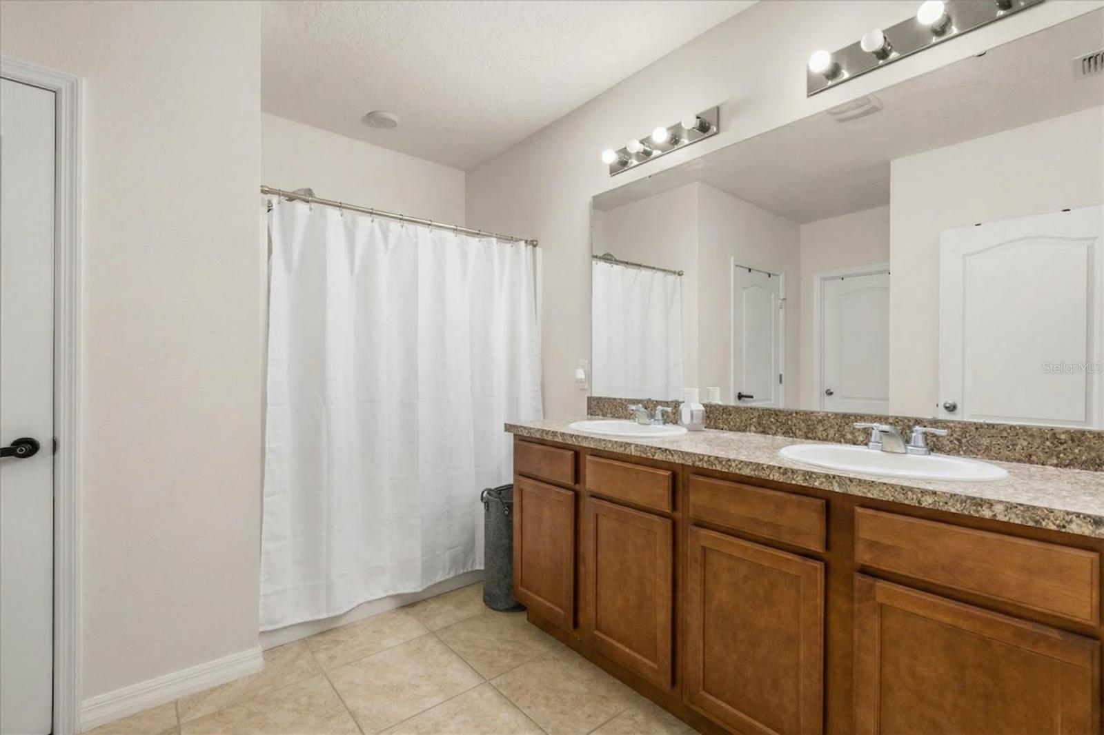 COVENTRY COVE PH II - Residential