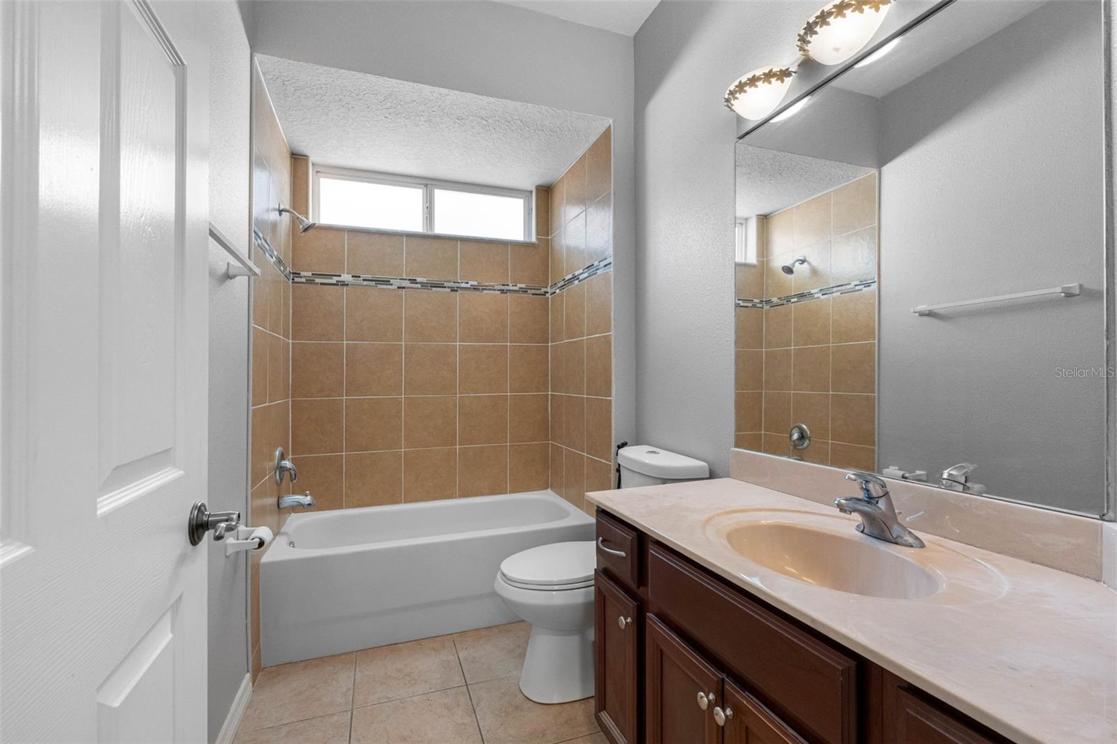 COUNTRY WALK INCREMENT E PH 01 - Residential