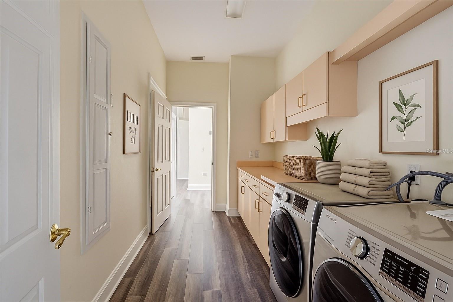 HUNTINGTON ISLES - Residential
