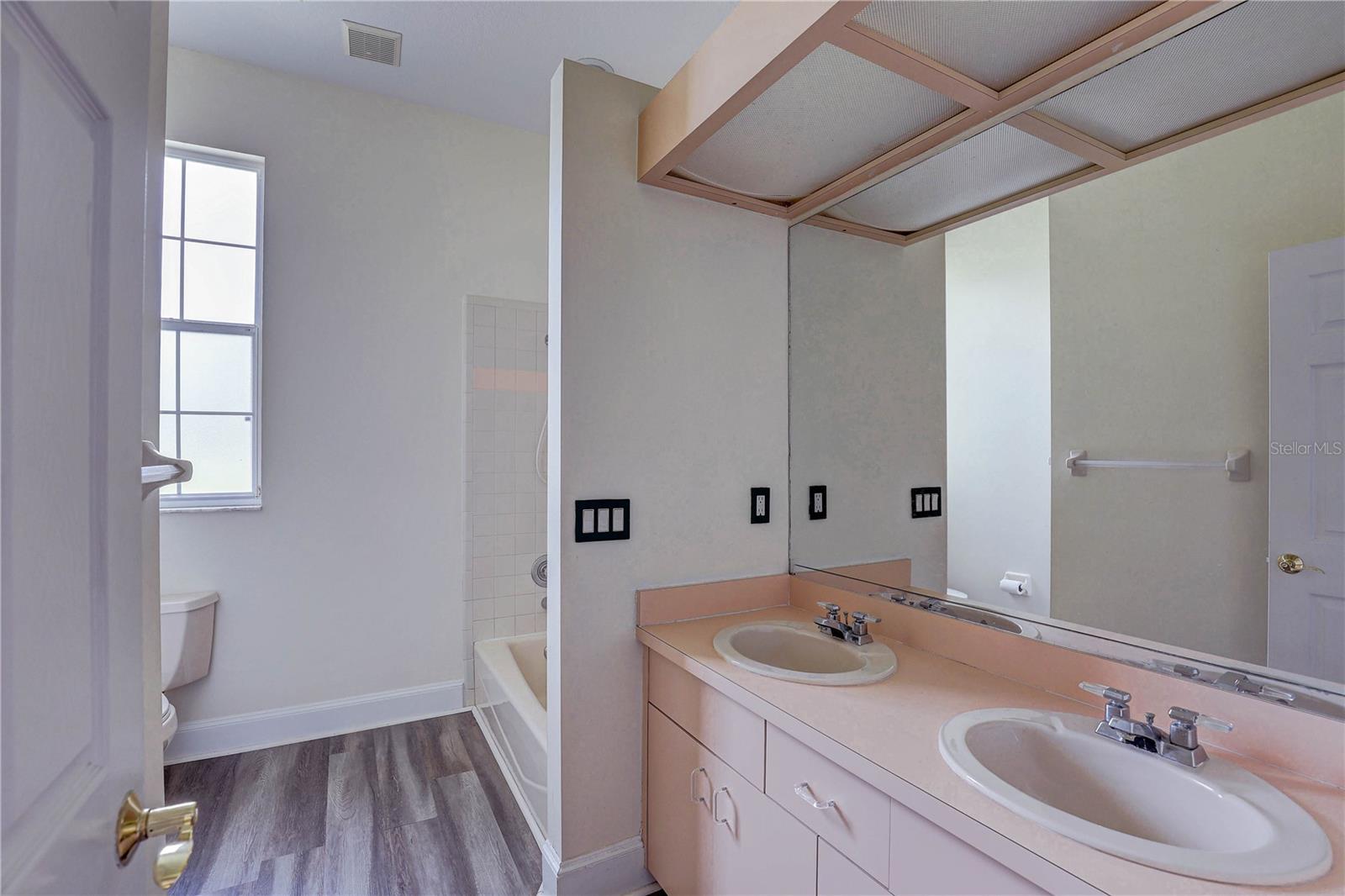 HUNTINGTON ISLES - Residential