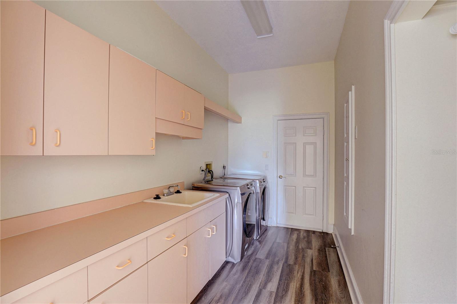 HUNTINGTON ISLES - Residential