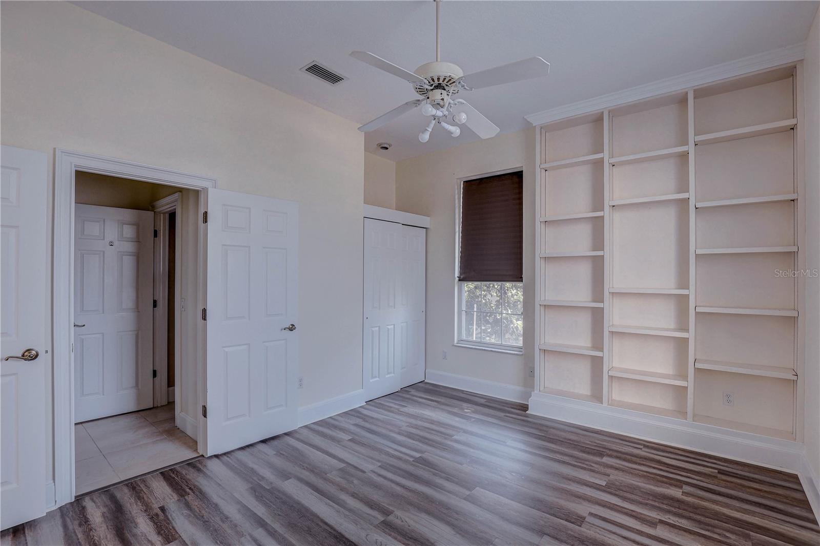 HUNTINGTON ISLES - Residential