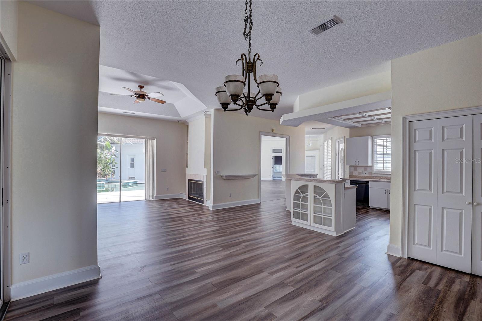 HUNTINGTON ISLES - Residential