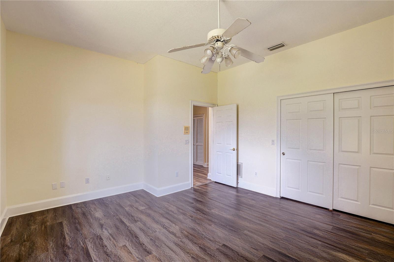 HUNTINGTON ISLES - Residential