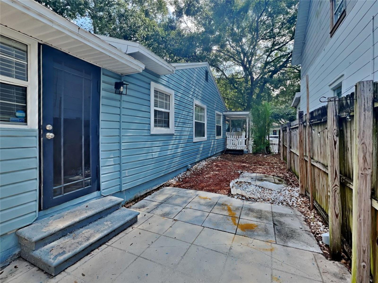 EUCLID GROVE - Residential