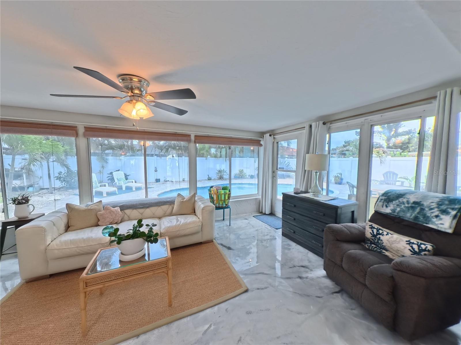 SPANISH PARK 1ST ADD - Residential Lease