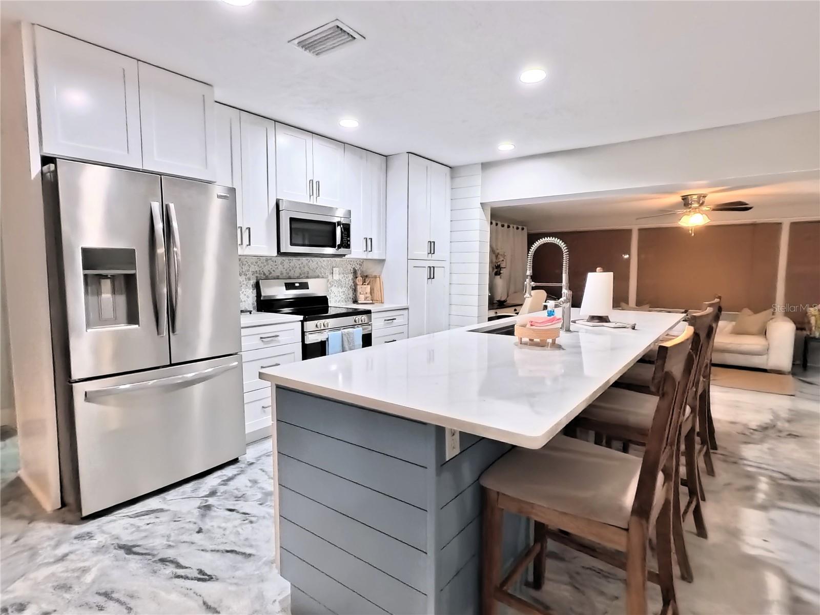 SPANISH PARK 1ST ADD - Residential Lease