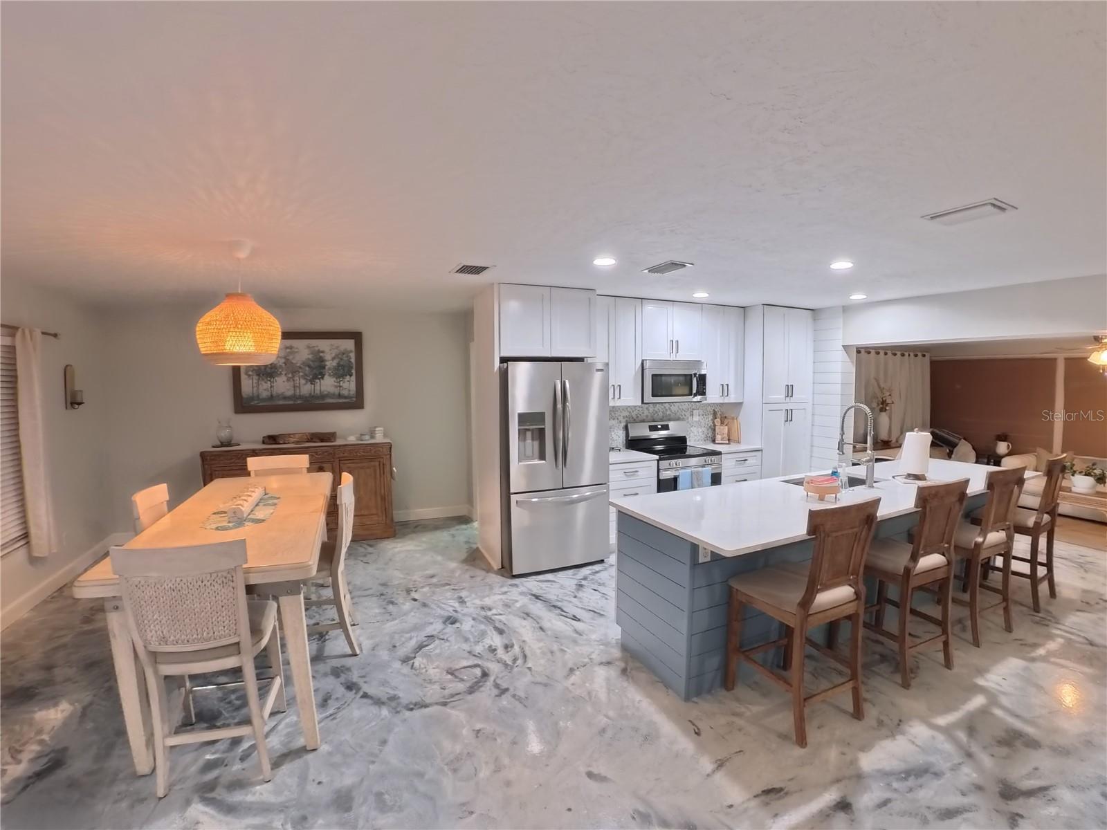 SPANISH PARK 1ST ADD - Residential Lease