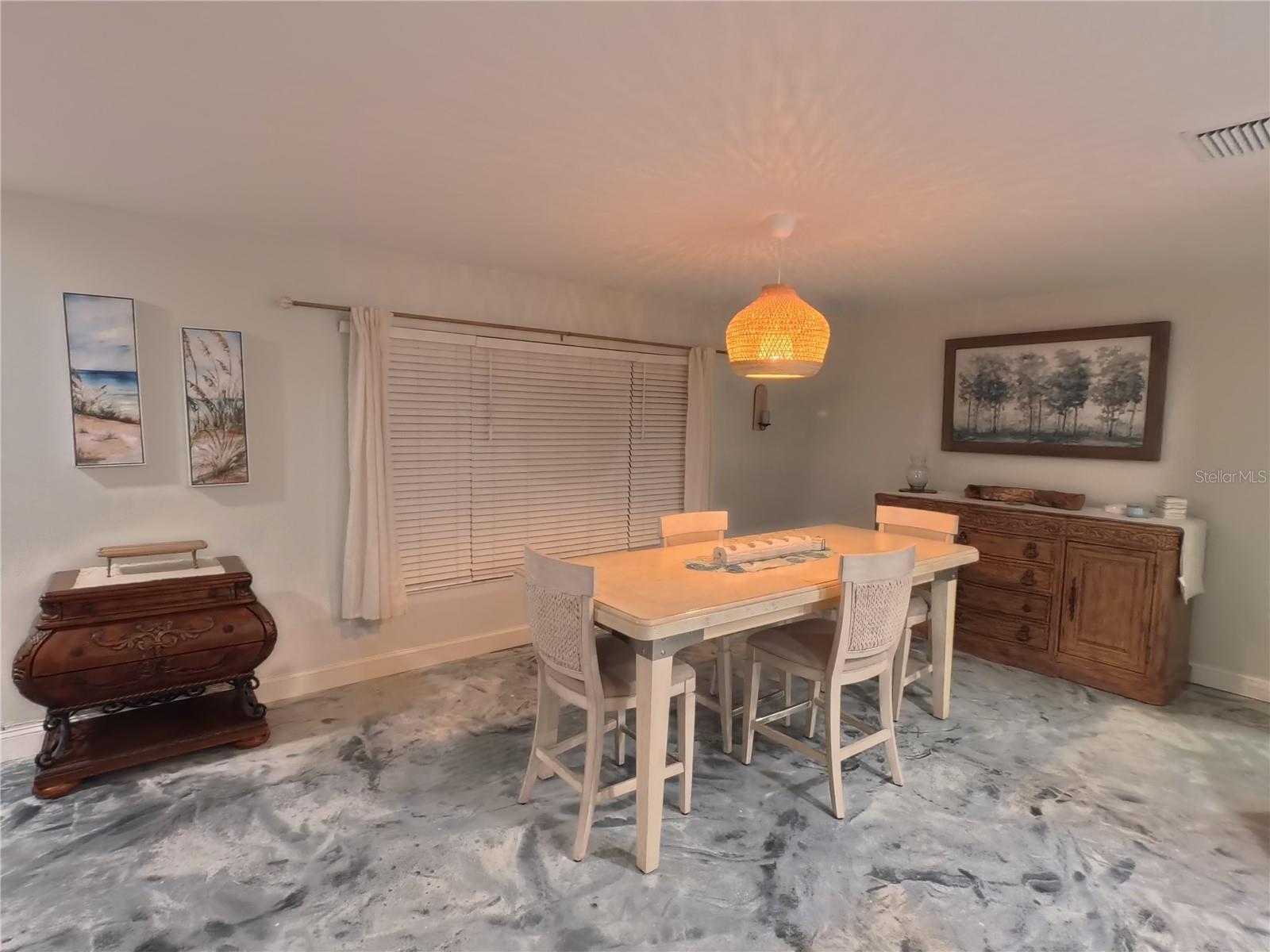 SPANISH PARK 1ST ADD - Residential Lease