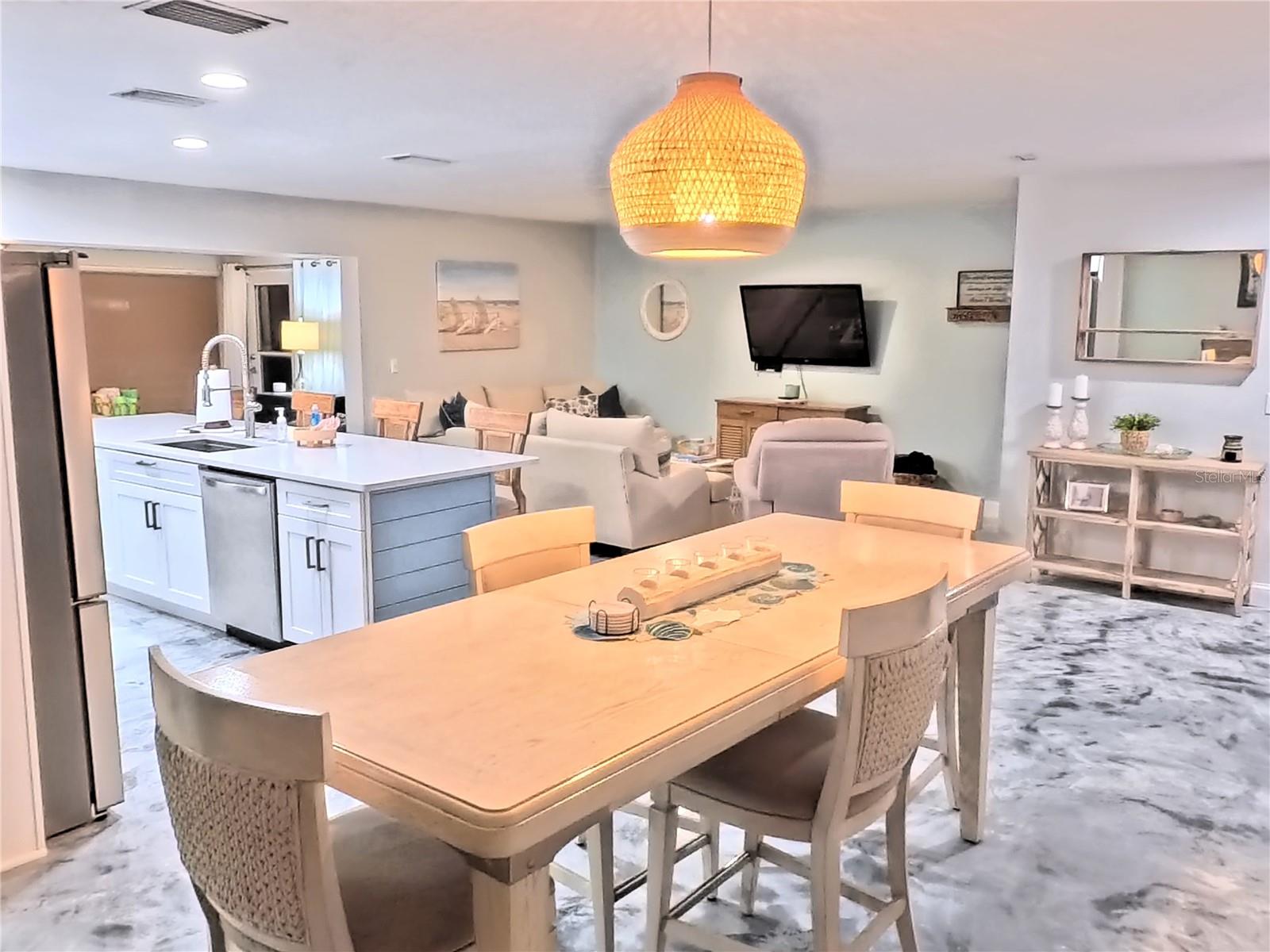 SPANISH PARK 1ST ADD - Residential Lease