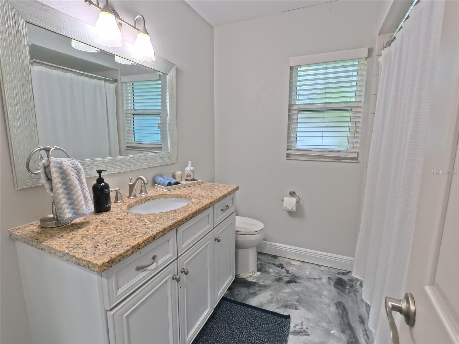 SPANISH PARK 1ST ADD - Residential Lease