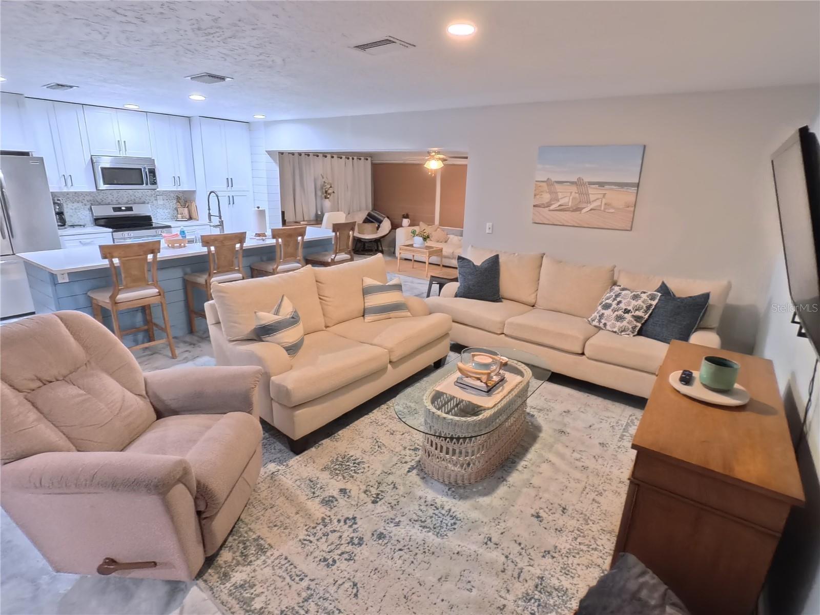 SPANISH PARK 1ST ADD - Residential Lease