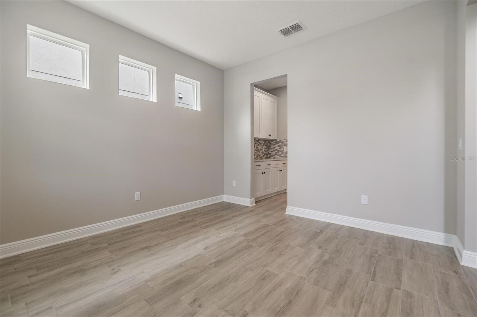 7276 NOTCHED PINE BEND
