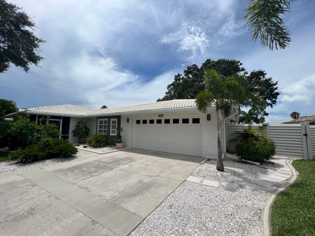 GULF GATE WOODS - Residential Lease
