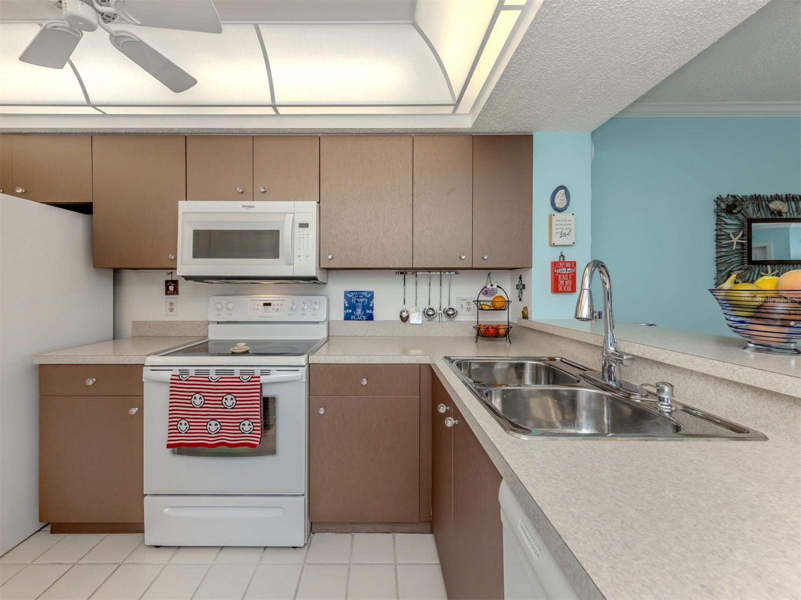 EIGHTH FAIRWAY - Residential