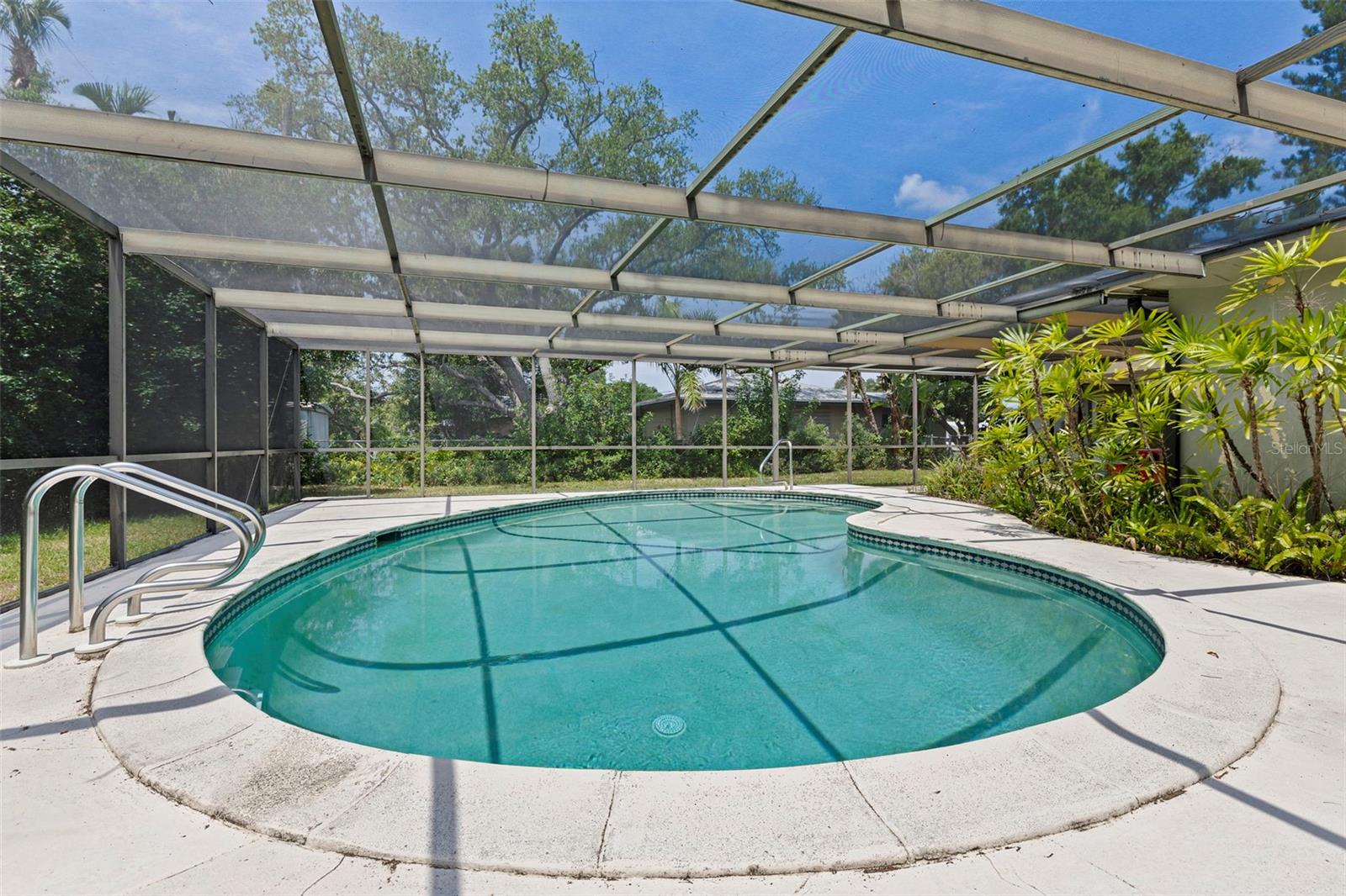 BAHAMA BEACH REP - Residential