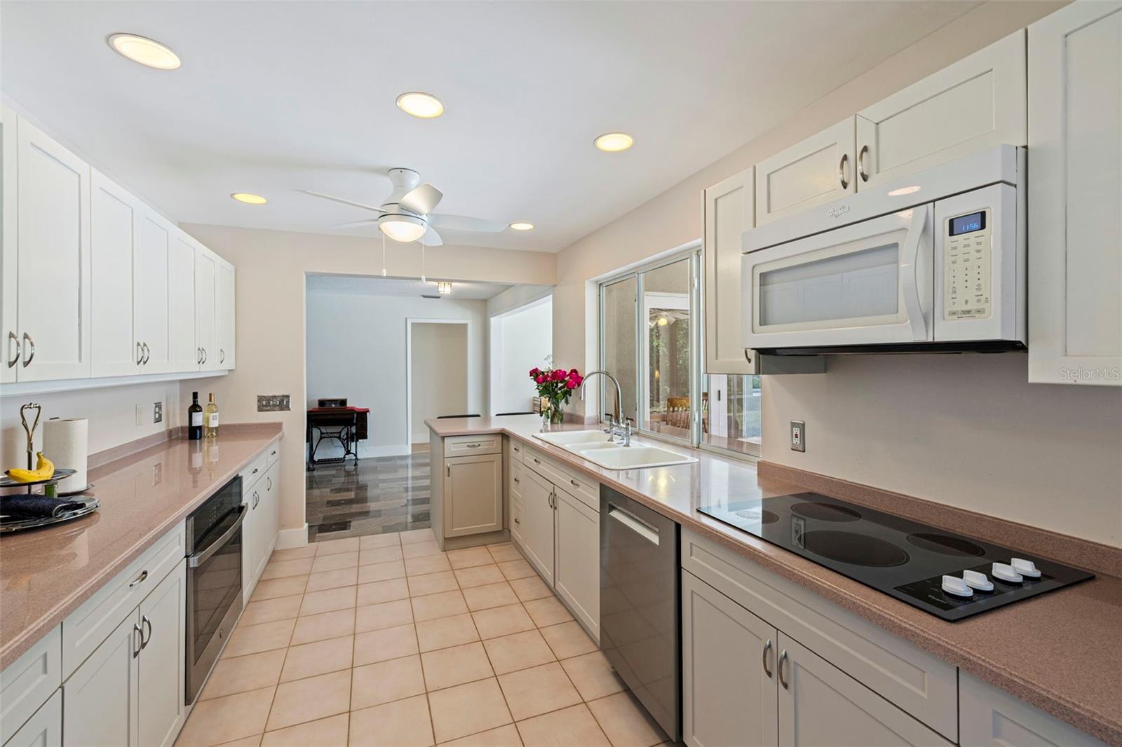BAHAMA BEACH REP - Residential