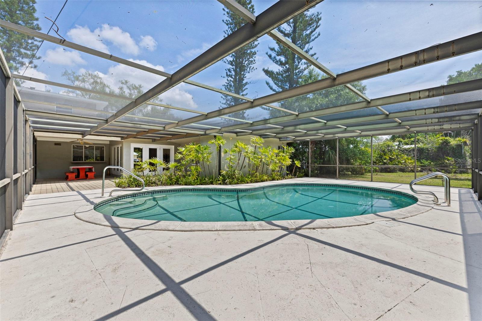 BAHAMA BEACH REP - Residential