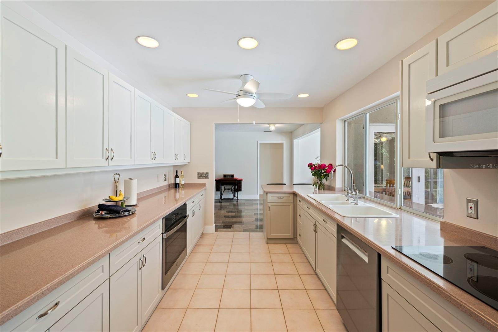 BAHAMA BEACH REP - Residential
