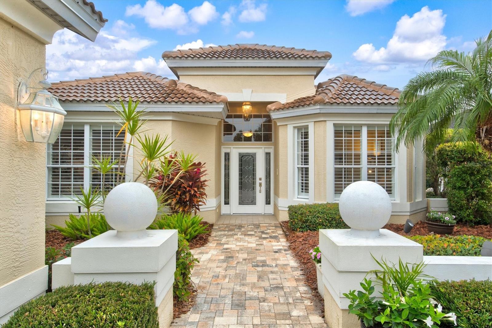 7327 KENSINGTON COURT