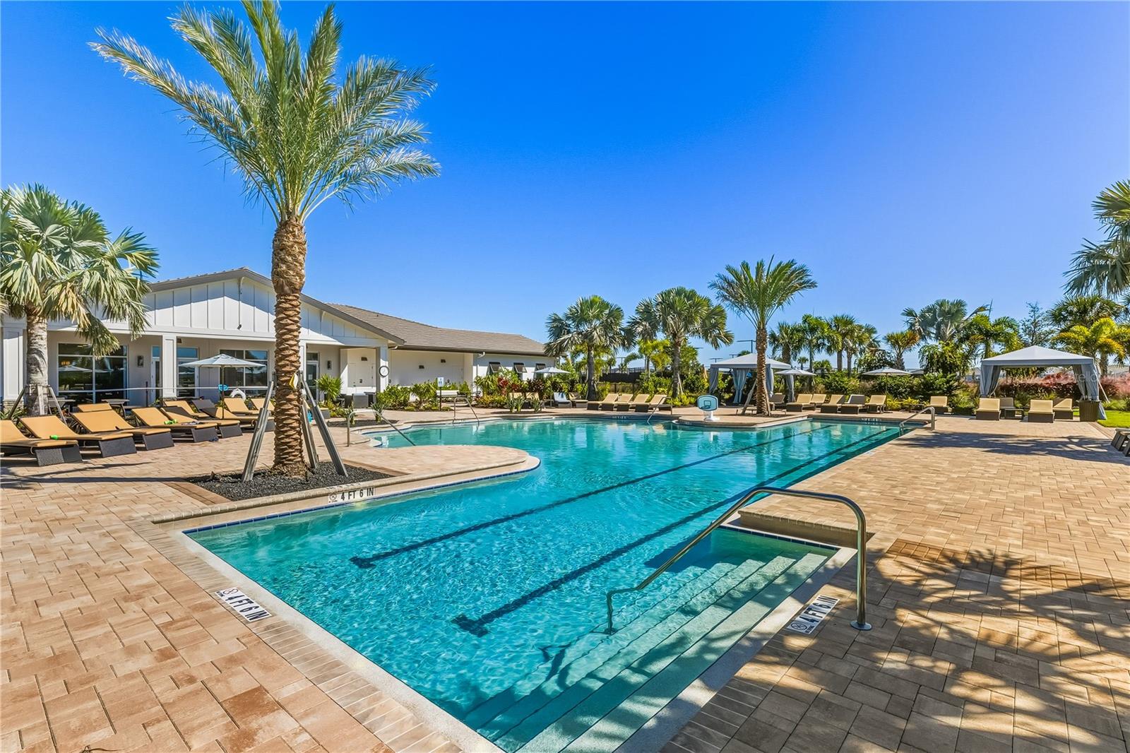 SADDLESTONE AT STAR FARMS LAKEWOOD RANCH - Residential