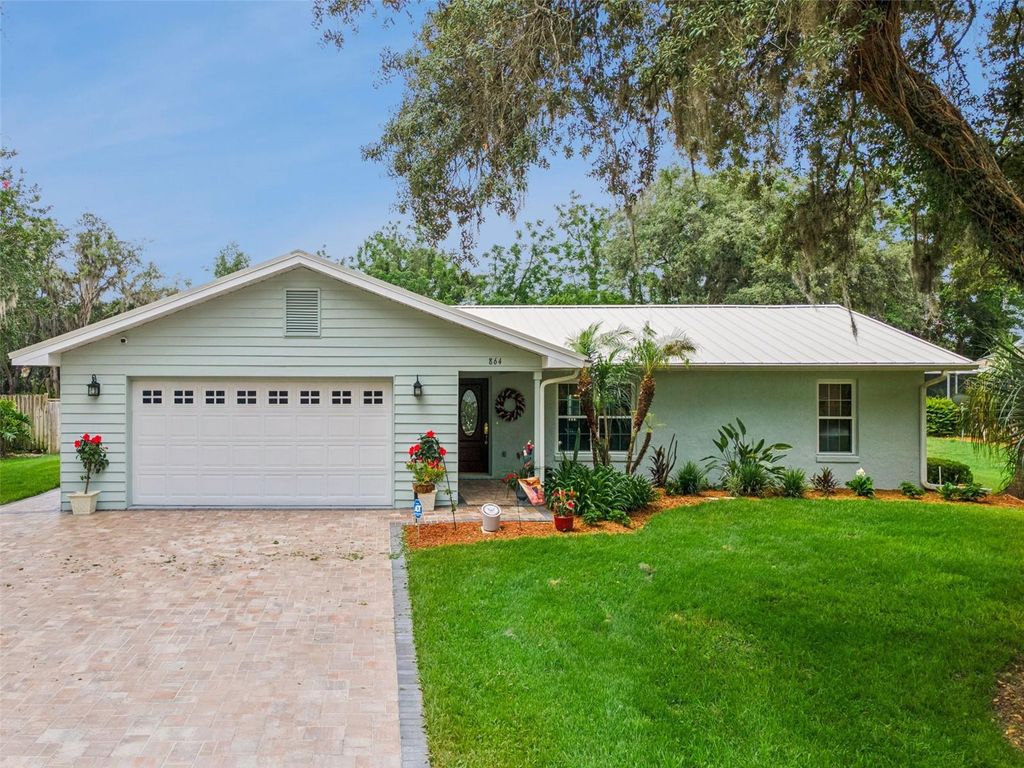 Photo of 864 Redwood Way, Lake Wales, FL 33898 (MLS # P4939175)