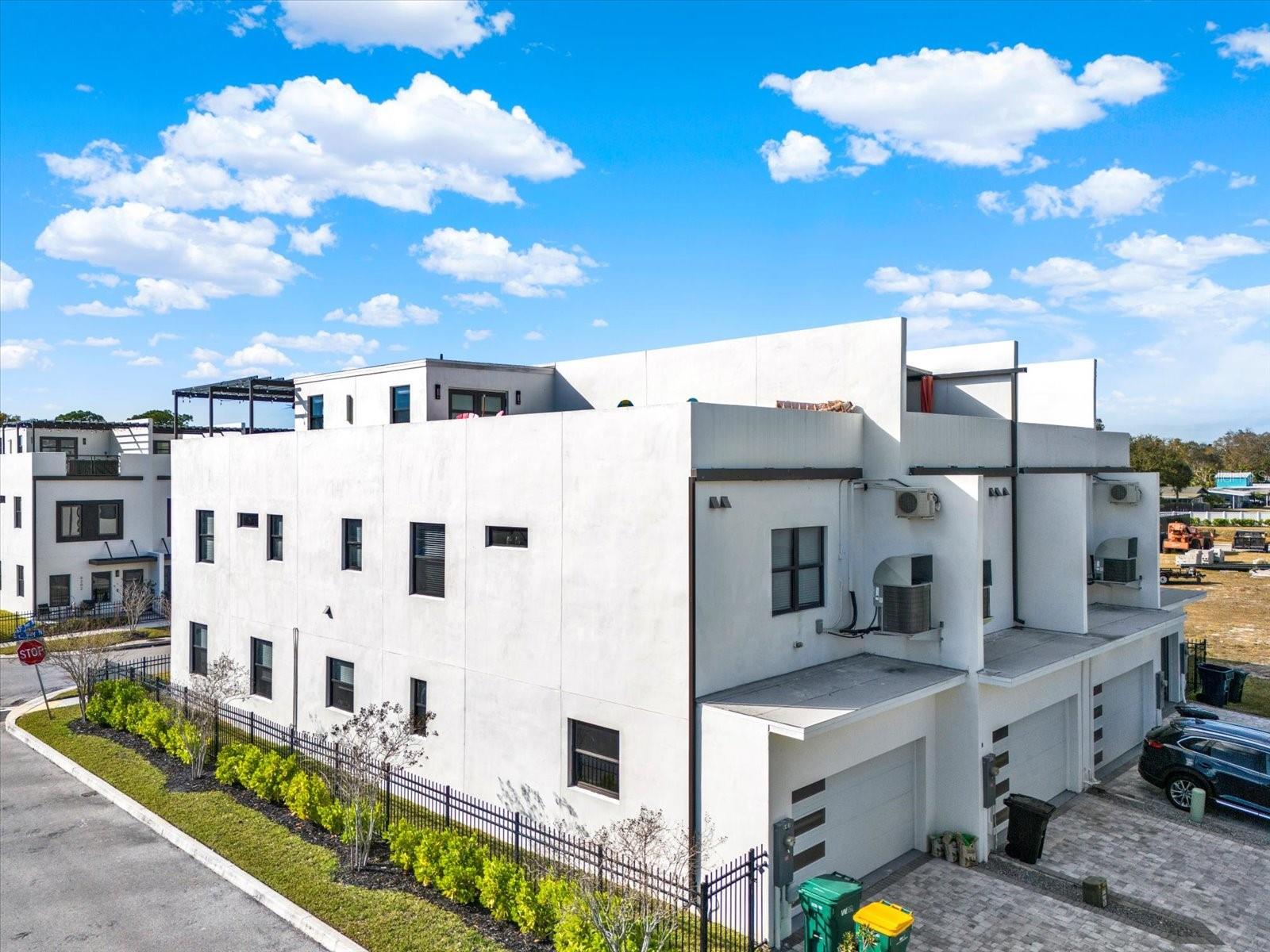 LATITUDES IN THE PARK - Residential