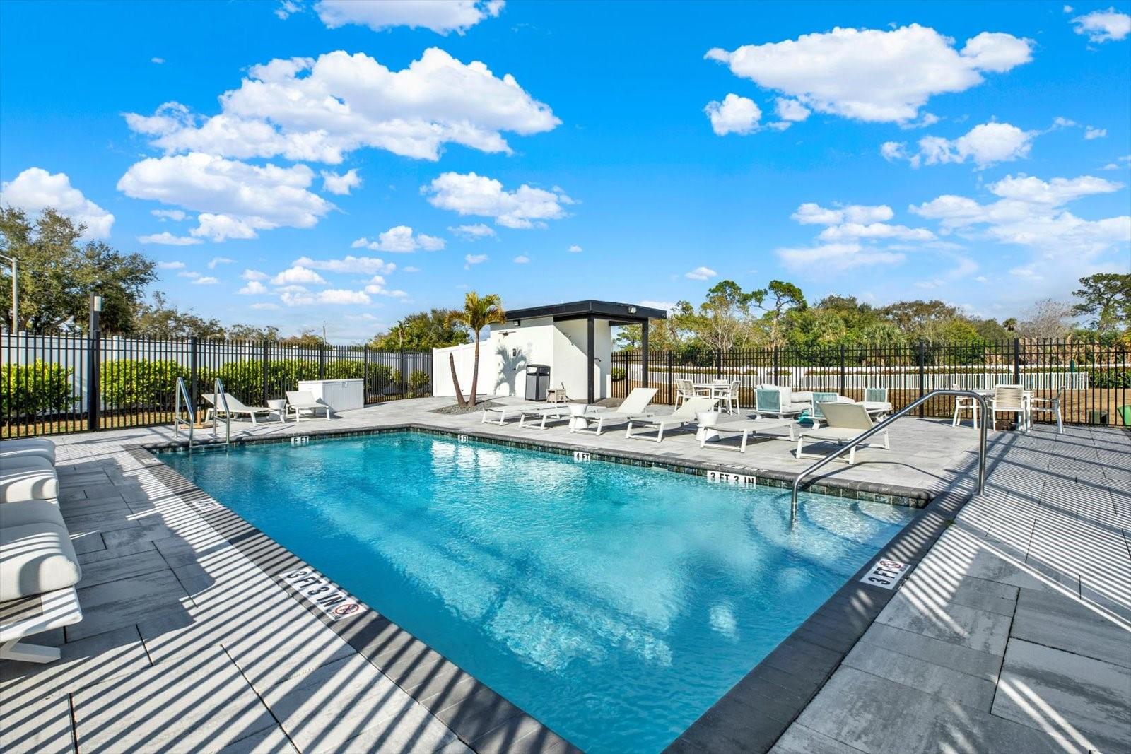 LATITUDES IN THE PARK - Residential