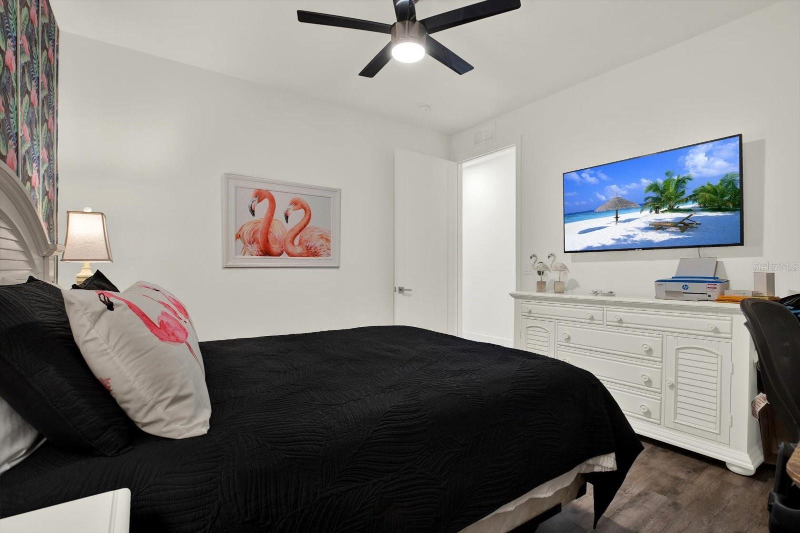 LATITUDES IN THE PARK - Residential