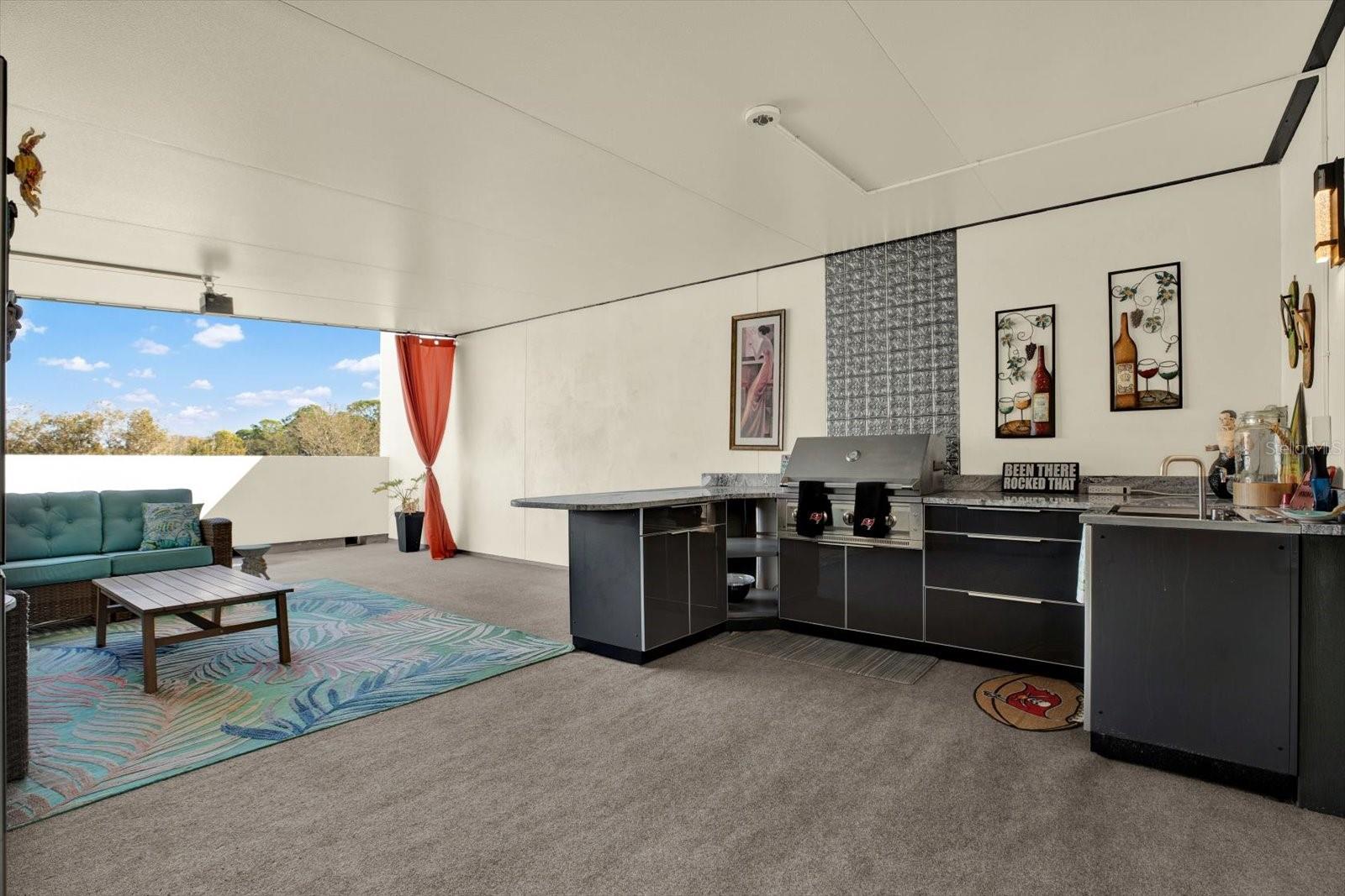 LATITUDES IN THE PARK - Residential