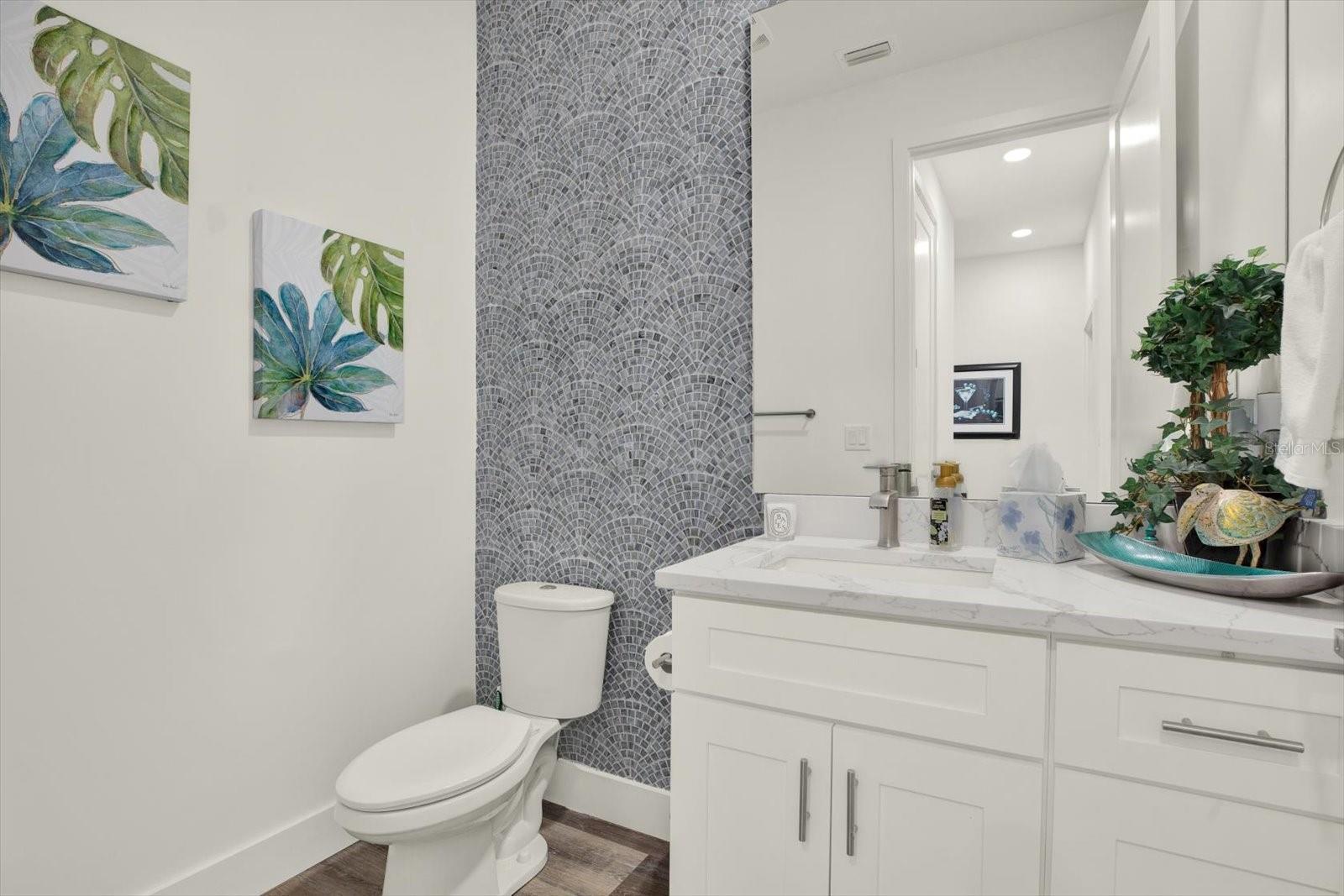 LATITUDES IN THE PARK - Residential