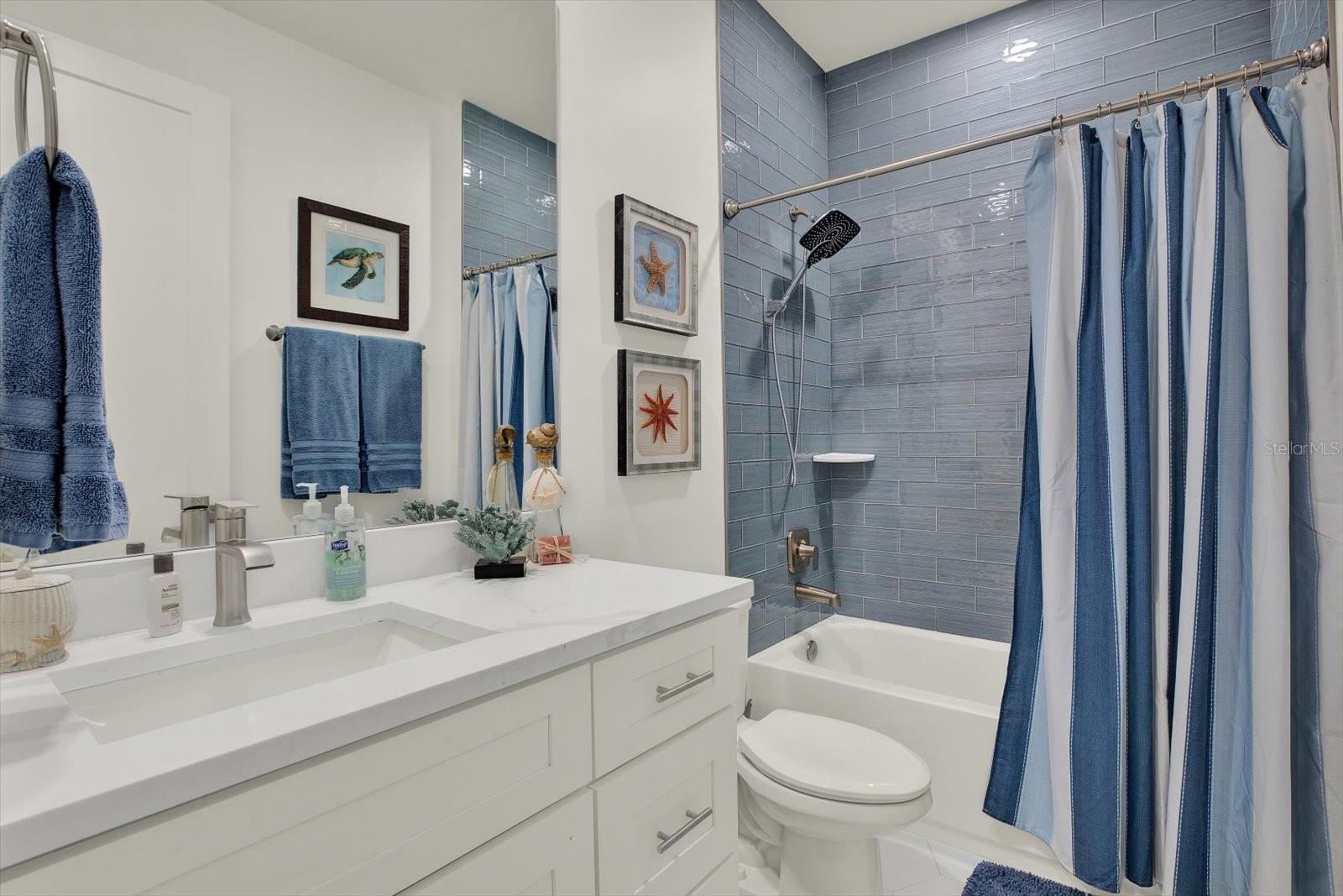 LATITUDES IN THE PARK - Residential