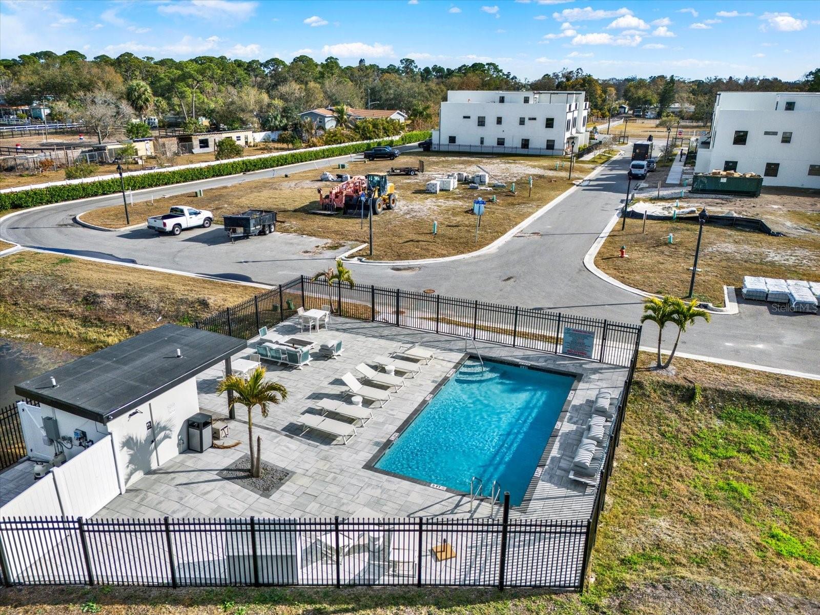 LATITUDES IN THE PARK - Residential