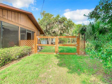 A home in LAKE WALES