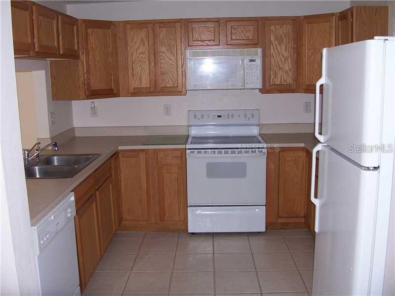 SEASCAPE CONDO OF TARPON SPGS - Residential Lease