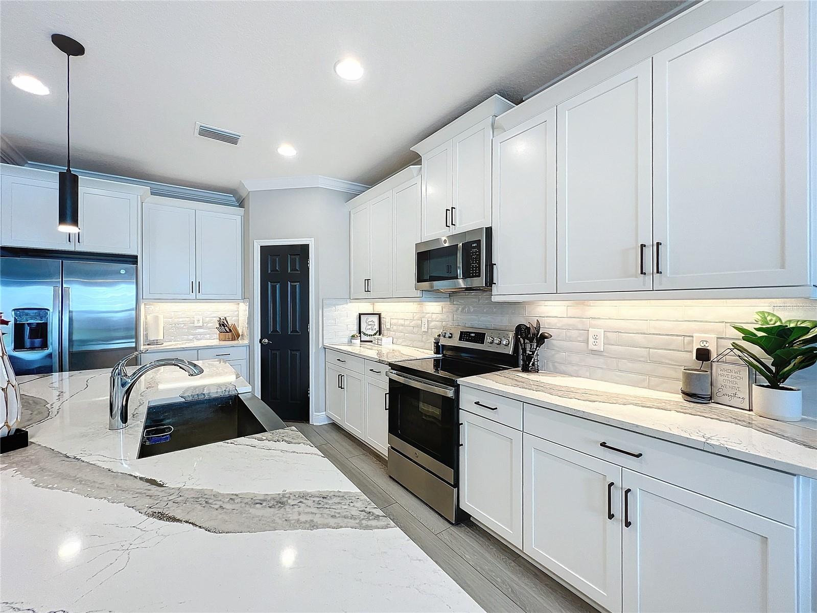 TREVESTA PH IIIC & IIID - Residential Lease