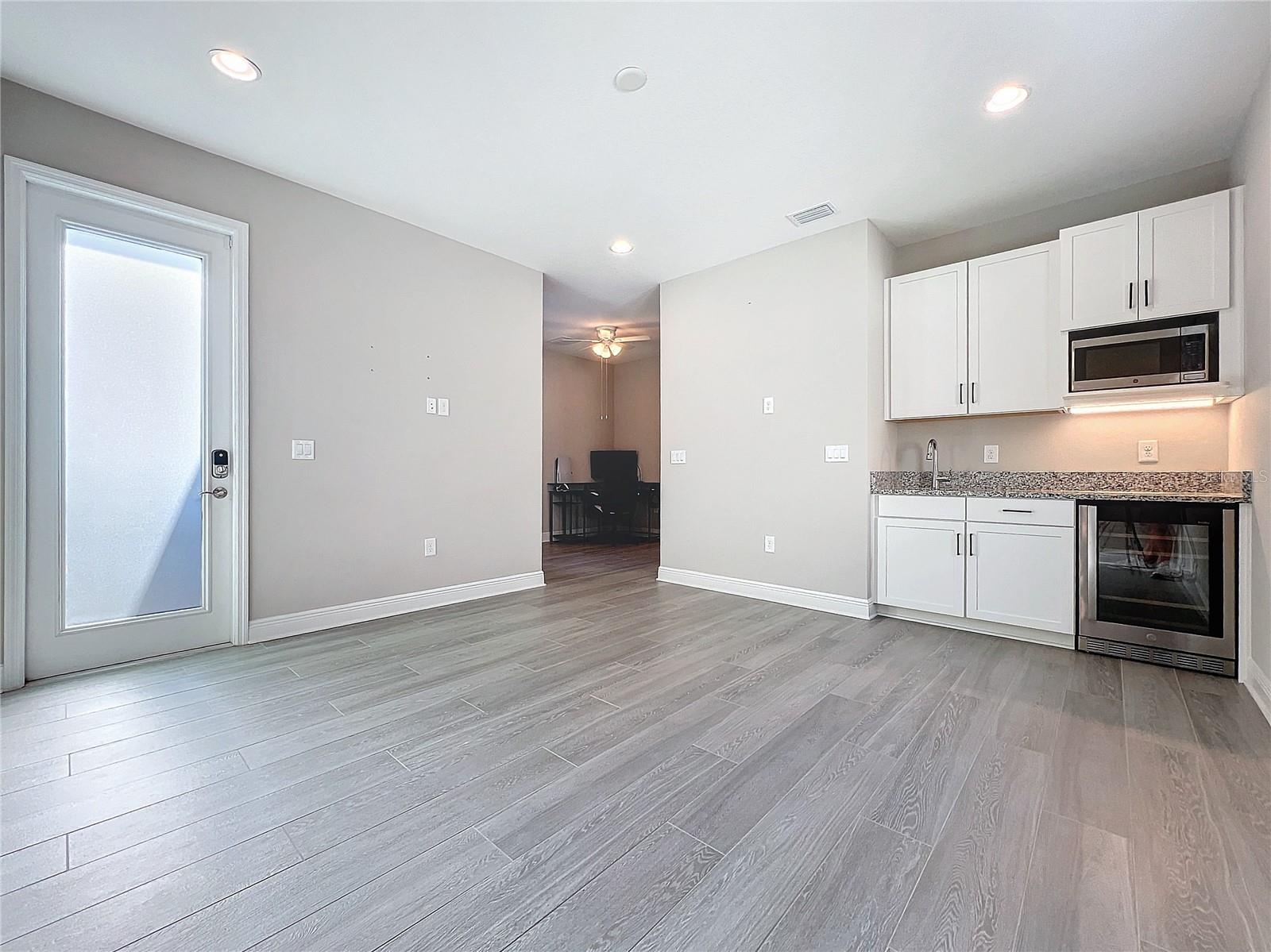 TREVESTA PH IIIC & IIID - Residential Lease