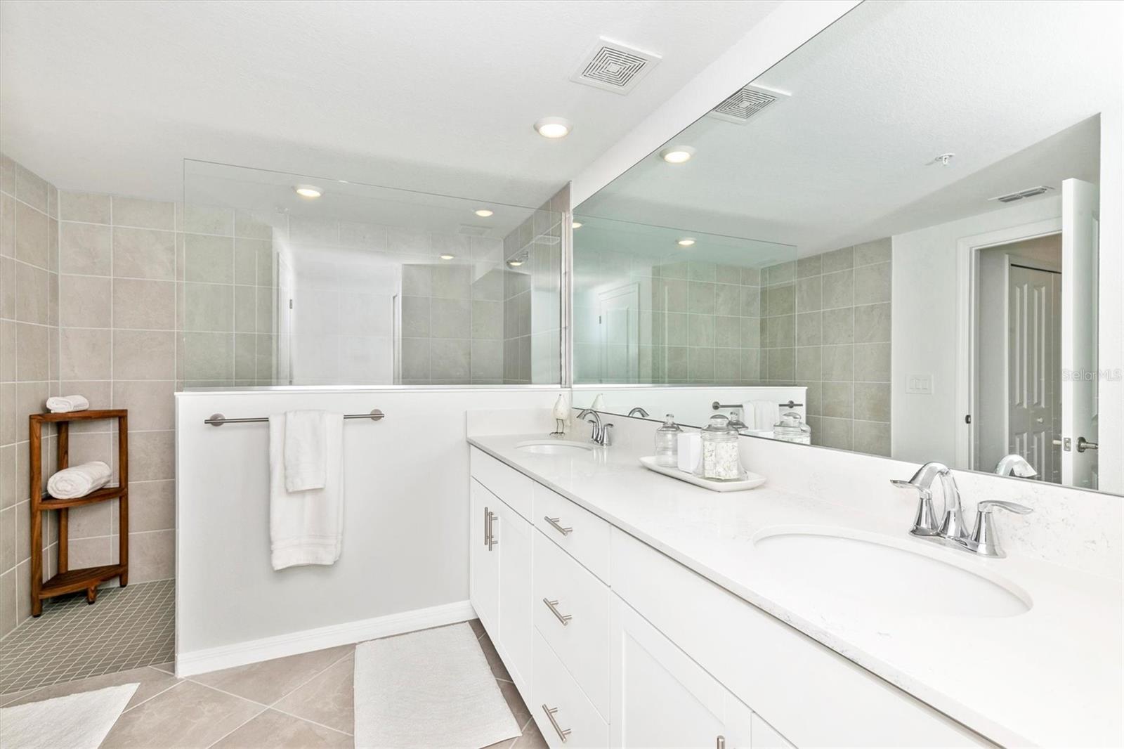 WELLEN PARK GOLF & COUNTRY CLUB - Residential Lease
