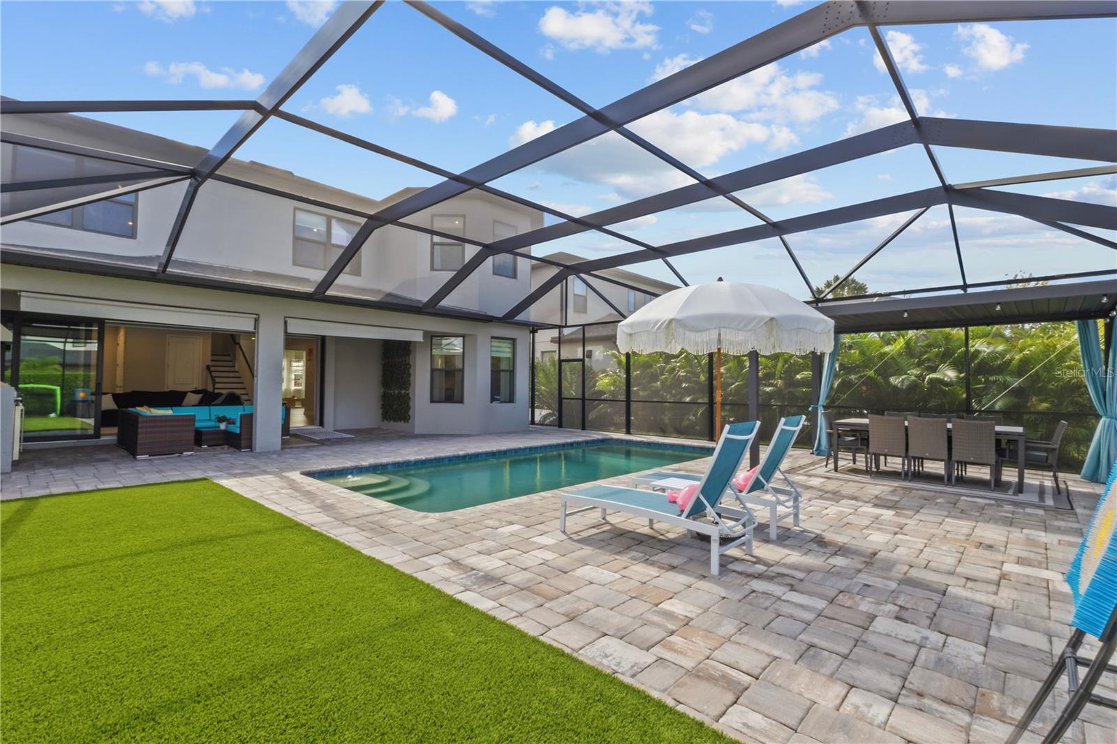 9113 LUNA LANE
