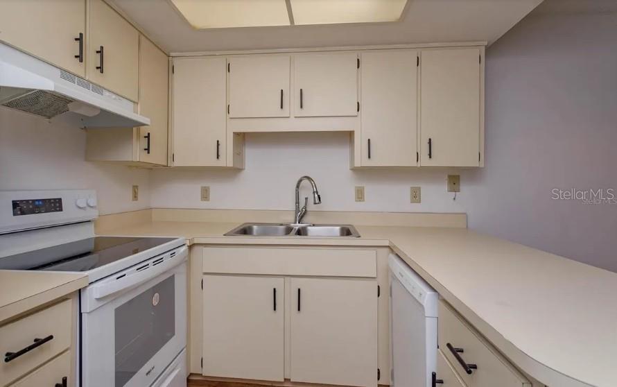 WINDTREE GARDENS CONDO PH 02 - Residential