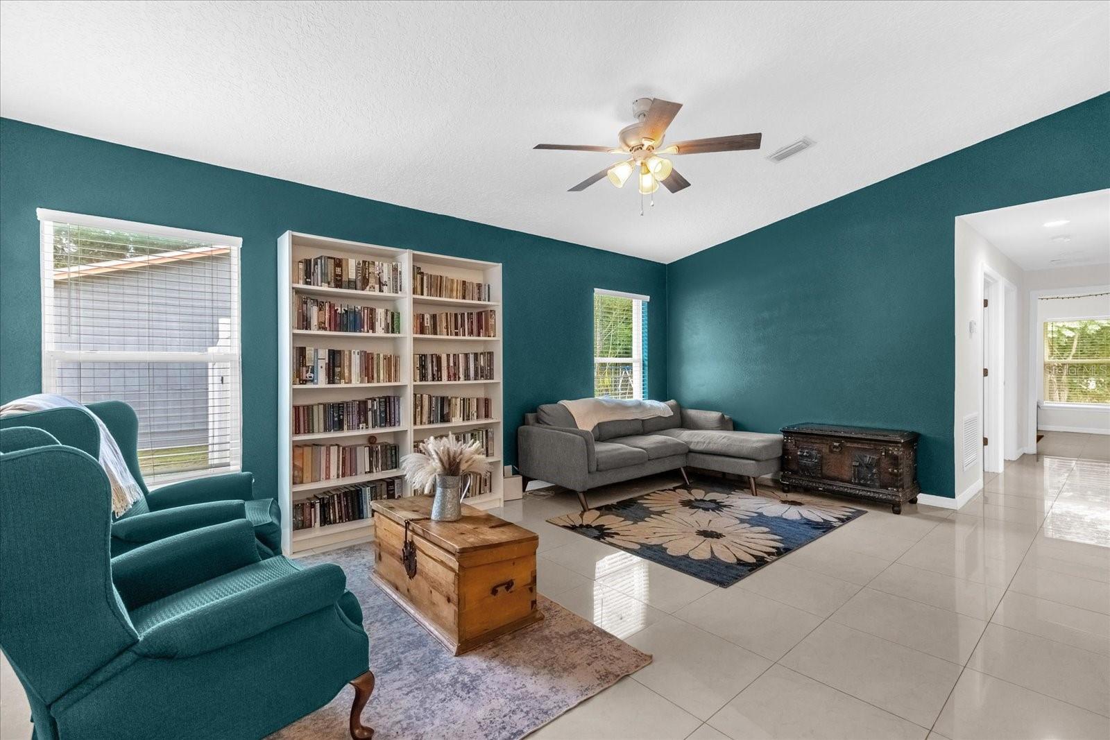 339 CHINABERRY AVENUE