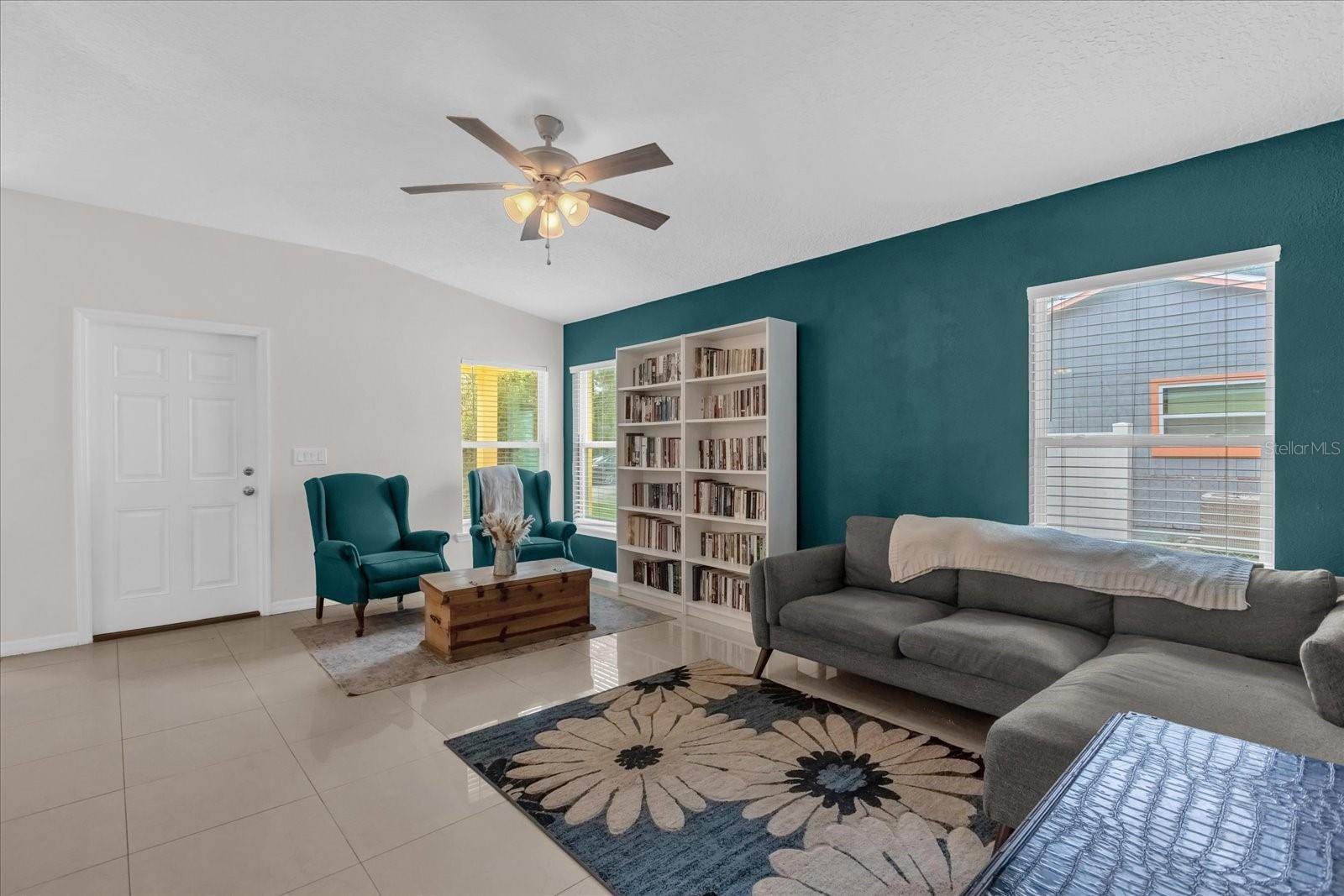 339 CHINABERRY AVENUE