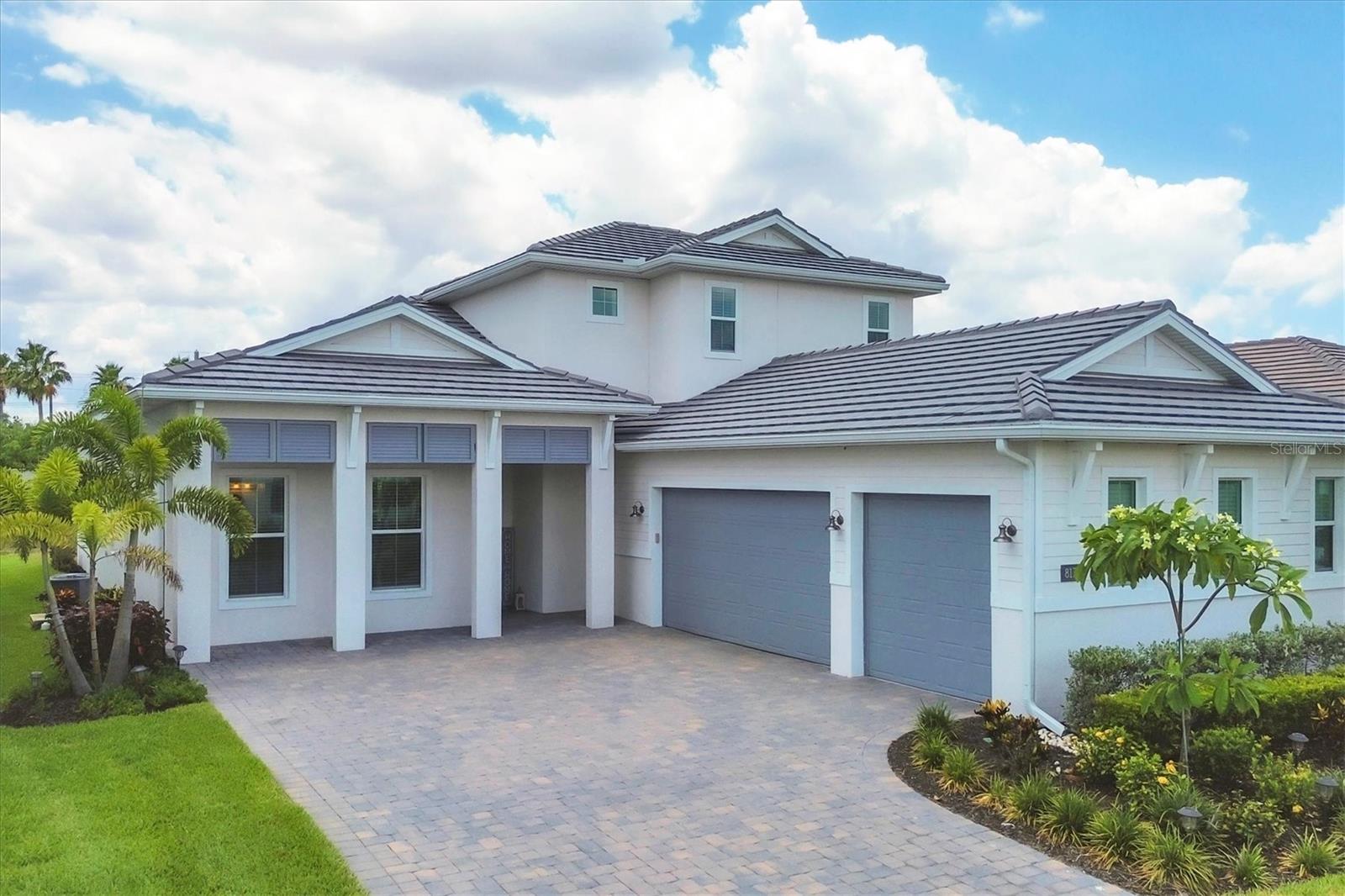8175 REDONDA LOOP