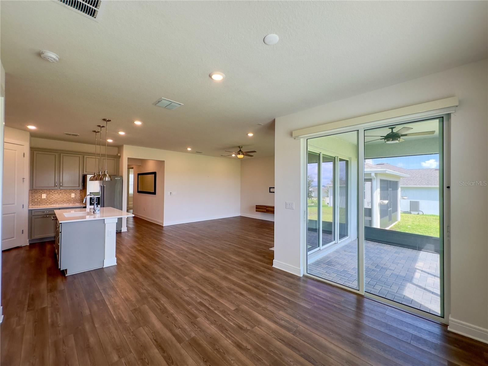7484 CATANIA LOOP