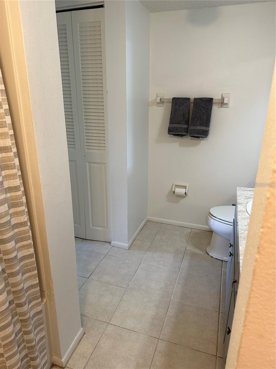 PLAZA GARDENS - Residential Lease